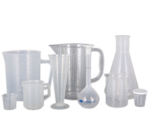 18cm大鸡巴草塑料量杯量筒采用全新塑胶原料制作，适用于实验、厨房、烘焙、酒店、学校等不同行业的测量需要，塑料材质不易破损，经济实惠。